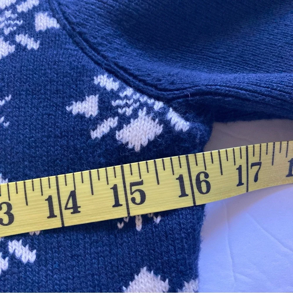 Brooks Brothers /  Navy Blue snowflake wool blend women’s  sweater - Picture 3 of 10